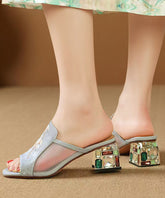 Boutique Sandalen aus klobigem Rindsleder mit Stickerei und Spleißen in Rosa